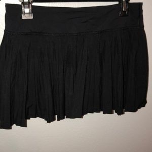 LULULEMON TENNIS SKIRT- Size 6
